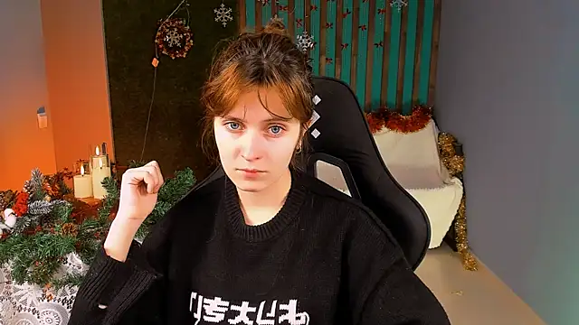 Snapshot of LolaAsmus chatting on 18, 12, 2025 LolaAsmus online show from 18, 12, 2025