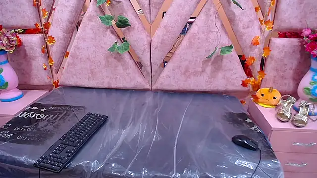 CataleyaLars20 online show from 3, 2, 2025