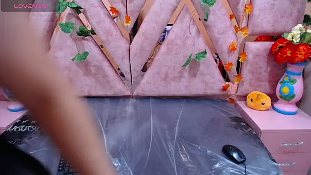 CataleyaLars20 online show from 28, 2, 2025