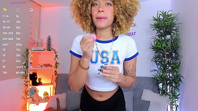 Snapshot of natty_romanof_18 chatting on 7, 11, 2025 natty romanof 18 online show from 7, 11, 2025