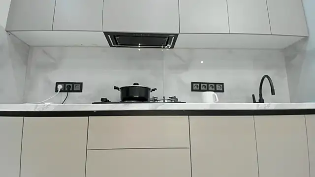 Mia Meow  online show from 30, 3, 2026