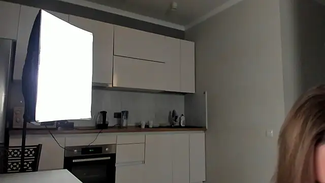 Snapshot of Emma_Flin chatting on 4, 11, 2025 Emma Flin online show from 4, 11, 2025