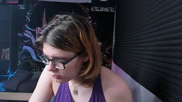 KIKI Krash online show from 5, 3, 2025