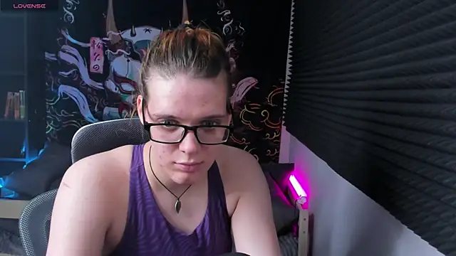 KIKI Krash online show from 5, 3, 2025