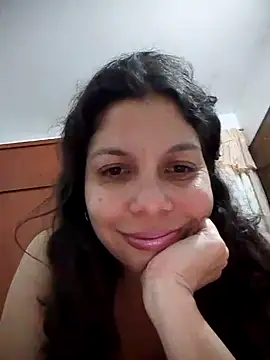 Snapshot of Carliina_Soussa chatting on 6, 3, 2025 Carliina Soussa online show from 6, 3, 2025