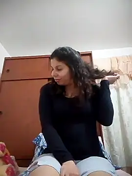 Snapshot of Carliina_Soussa chatting on 7, 3, 2025 Carliina Soussa online show from 7, 3, 2025