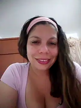 Snapshot of Carliina_Soussa chatting on 1, 12, 2025 Carliina Soussa online show from 1, 12, 2025