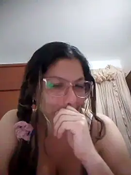 Snapshot of Carliina_Soussa chatting on 14, 12, 2025 Carliina Soussa online show from 14, 12, 2025