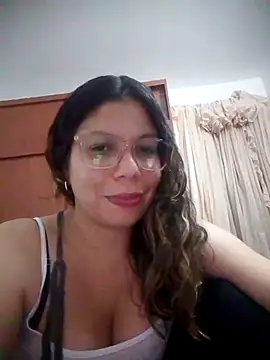 Snapshot of Carliina_Soussa chatting on 18, 12, 2025 Carliina Soussa online show from 18, 12, 2025