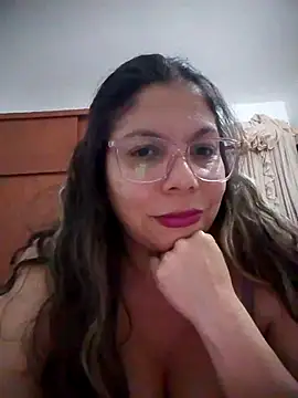 Snapshot of Carliina_Soussa chatting on 2, 3, 2026 Carliina Soussa online show from 2, 3, 2026