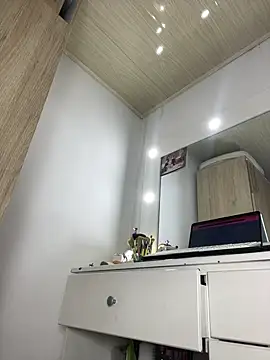 Abigail Cowen online show from 16, 2, 2025