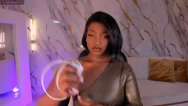 SavannahStorm online show from 4, 3, 2026