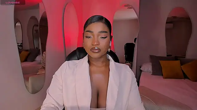 SavannahStorm online show from 10, 4, 2026