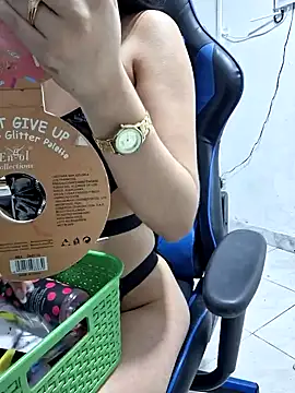 Snapshot of Katia_sweetx chatting on 12, 12, 2024 Katia sweetx online show from 12, 12, 2024