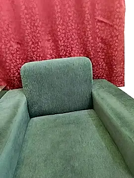 Cute Kritika online show from 4, 4, 2026