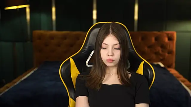 Beatrice 054 online show from 12, 2, 2025