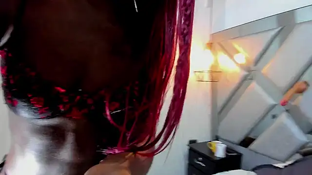 Snapshot of Nahomi-Hill chatting on 10, 9, 2025 Nahomi-Hill online show from 10, 9, 2025