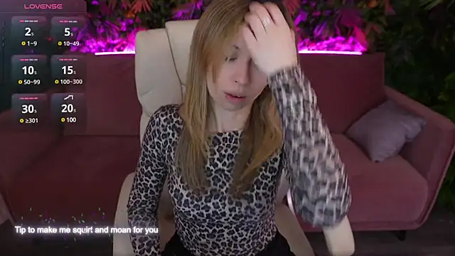 Snapshot of MayaRayy chatting on 21, 2, 2025 MayaRayy online show from 21, 2, 2025