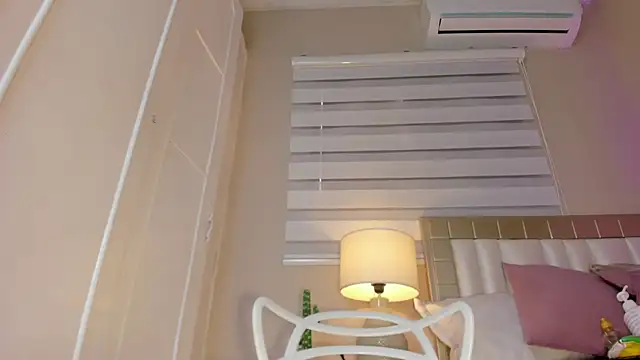 zoe sky  online show from 8, 3, 2025