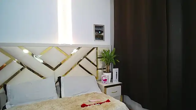 Snapshot of carolineamber_ chatting on 11, 12, 2024 carolineamber online show from 11, 12, 2024