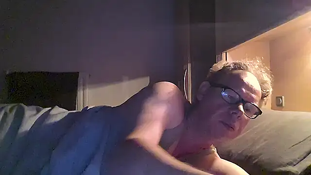 kinkyslet8 online show from 11, 9, 2025