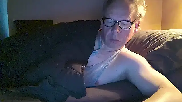 Snapshot of kinkyslet8 chatting on 12, 4, 2026 kinkyslet8 online show from 12, 4, 2026