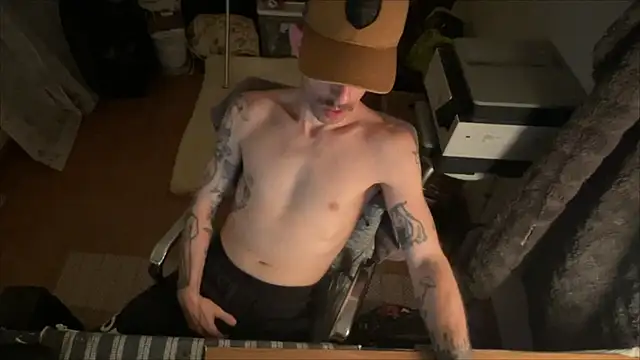 Snapshot of RuffClvb chatting on 5, 3, 2025 RuffClvb online show from 5, 3, 2025