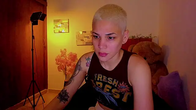 Snapshot of Charlee_pink chatting on 21, 4, 2026 Charlee pink online show from 21, 4, 2026