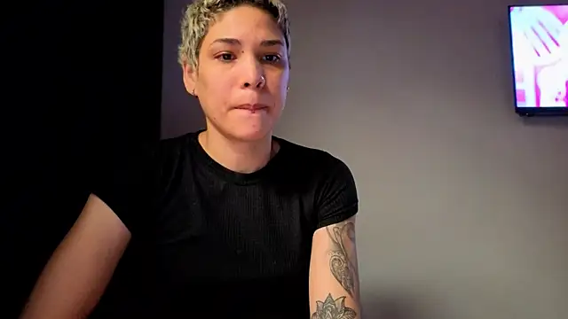 Snapshot of Charlee_pink chatting on 11, 7, 2026 Charlee pink online show from 11, 7, 2026