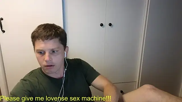Snapshot of BigL0ve chatting on 6, 7, 2026 BigL0ve online show from 6, 7, 2026