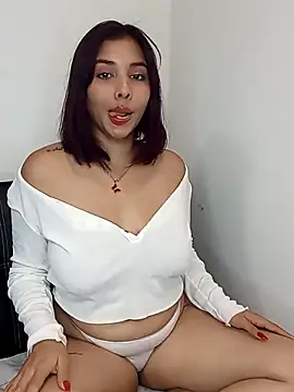 LucyMartelli online show from 10, 3, 2025