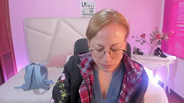 Snapshot of SammySanders chatting on 15, 6, 2026 SammySanders online show from 15, 6, 2026