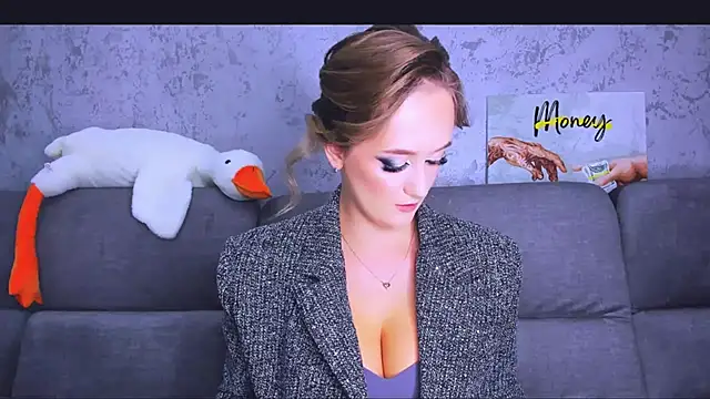 Snapshot of DreameSoul chatting on 8, 2, 2025 DreameSoul online show from 8, 2, 2025