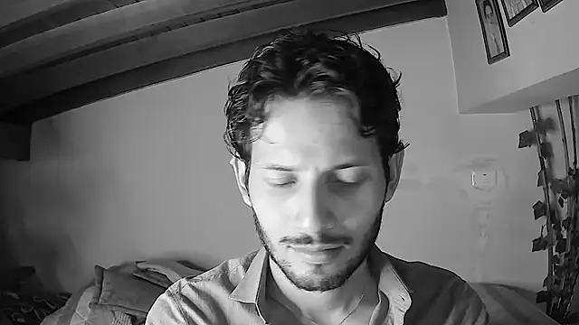 Nicholasrodrii online show from 15, 6, 2026