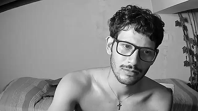 Nicholasrodrii online show from 25, 6, 2026