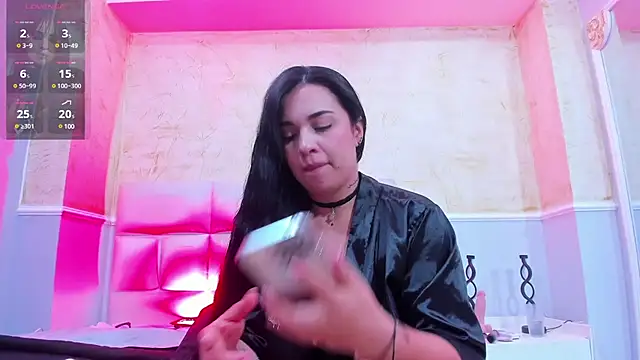 Snapshot of brianaGuzman chatting on 30, 1, 2025 brianaGuzman online show from 30, 1, 2025