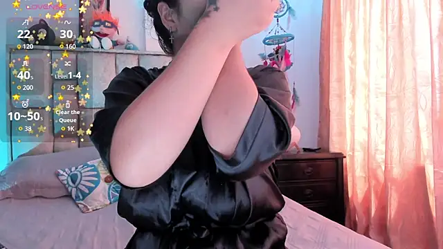 Snapshot of brianaGuzman chatting on 10, 11, 2025 brianaGuzman online show from 10, 11, 2025