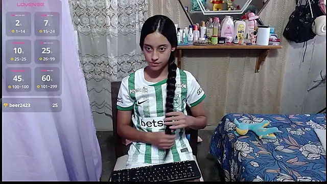 Snapshot of Lunawillis chatting on 20, 11, 2025 Lunawillis online show from 20, 11, 2025