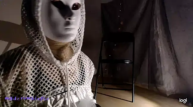 madcrumblepie online show from 15, 12, 2024