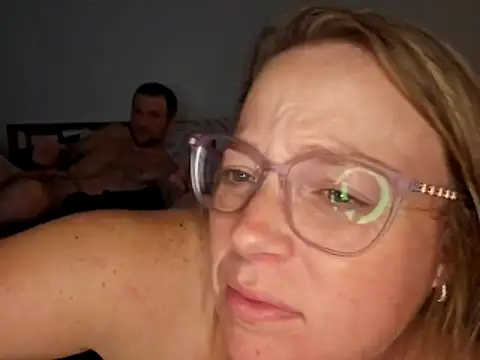 Snapshot of MrandMrsPooks chatting on 14, 11, 2025 MrandMrsPooks online show from 14, 11, 2025