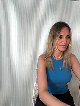 Snapshot of Milla__one chatting on 8, 5, 2026 Milla one online show from 8, 5, 2026