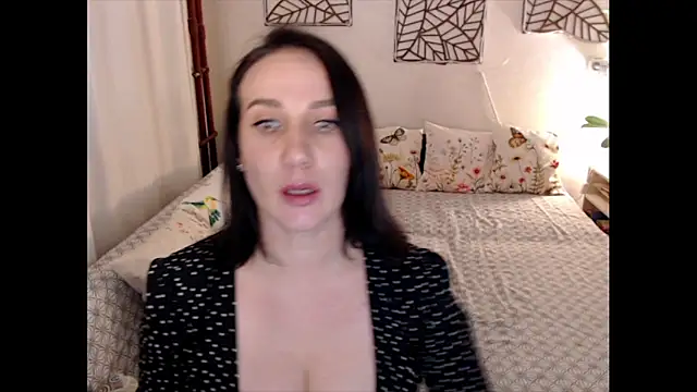 pepper milf online show from 20, 4, 2026
