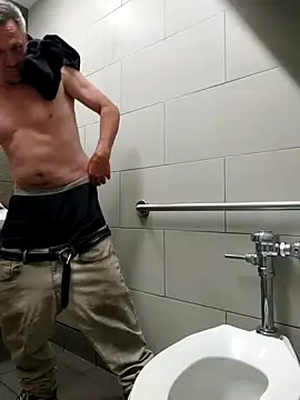 Snapshot of ed44435 chatting on 28, 10, 2025 ed44435 online show from 28, 10, 2025