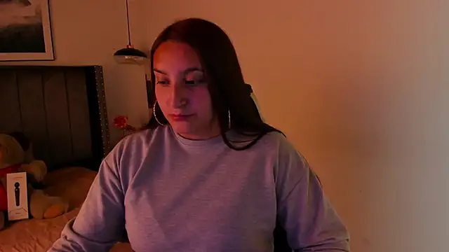 Alaia Cute online show from 24, 12, 2024