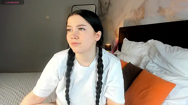 MaryAriel online show from 13, 3, 2025
