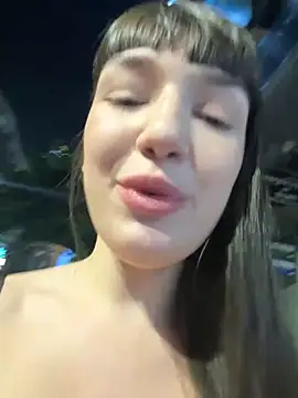 Sophie Avory online show from 2, 1, 2025