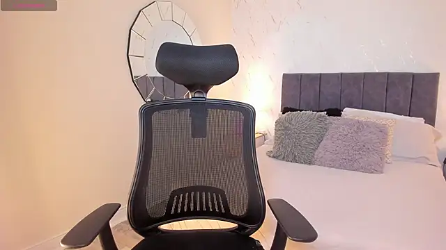 CyntiaAdams online show from 19, 9, 2025