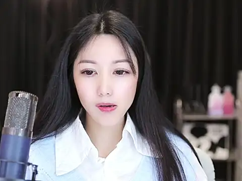 Nuyoah-77 online show from 23, 1, 2025