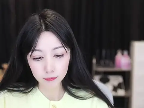 Nuyoah-77 online show from 9, 11, 2025