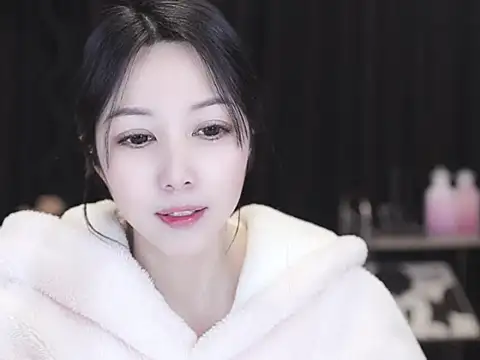 Nuyoah-77 online show from 7, 2, 2026